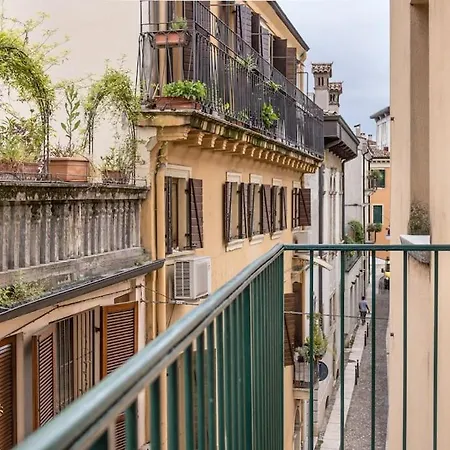 Vicolo Circolo @castelvecchio Apartment *